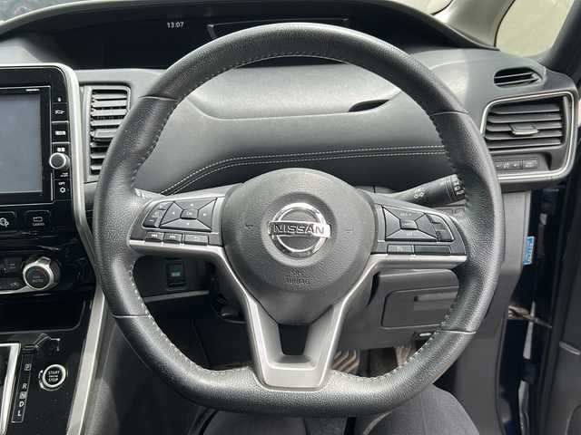 日産 セレナ ハイウェイスター 鹿児島県 2018(平30)年 7.8万km アズライトブルー エンジンスタートボタン/クルーズコントロール/パワーステアリング/WAC/ABS/PW/両側パワースライドドア/純正ナビ/Bluetooth/DVD/CD/SD/TV/全方位バックカメラ/パーキングアシスト/純正後部座席モニター/純正フロアマット/オートライト/ワンセグ/コーナーセンサー/USB入力端子/カーテンエアバッグ