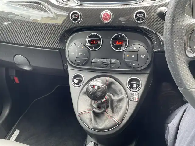 アバルト ５９５ エッセエッセ 神奈川県 2020(令2)年 1.3万km グレー 170台限定車/ワンオーナー/5MT/アクラボビッチマフラー/純正17インチAW/ブレンボブレーキ/LEDヘッドライト/リヤコーナーセンサー/Sabelt製ハーフレザーシート/純正ディスプレイオーディオ/純正USB/BT再生/ETC/RAZOシフトノブ/ステアスイッチ/キーレス/F/Rタイヤ24年製/R3/4/5/6年ディーラー整備記録/保証書・取説あり