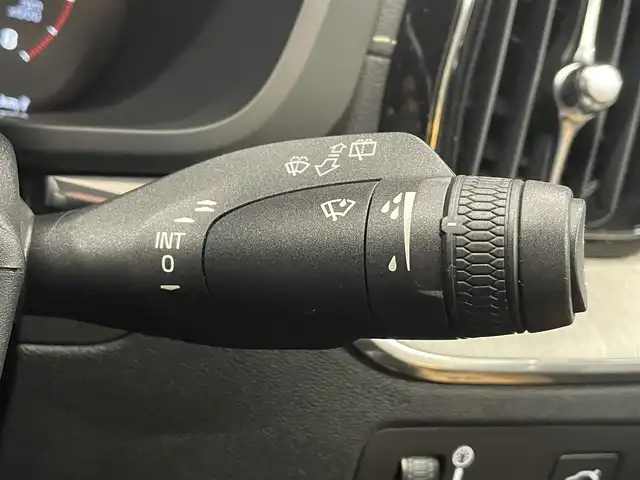 ボルボ ボルボ ＸＣ６０ B5 AWD インスクリプション 群馬県 2020(令2)年 3.7万km グレー Bowers &Wilkins/サンルーフ /茶革シート/ヘッドアップディスプレイ/全方位カメラ/純正ナビ/シートベンチレーション/ドラレコ/シートヒーター /パークアシスト