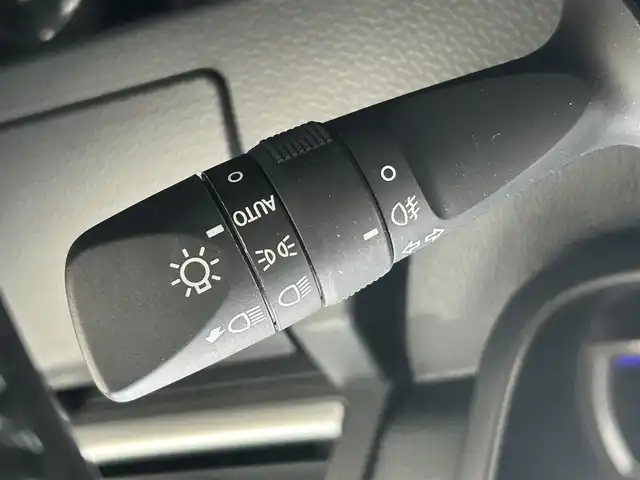 トヨタ ルーミー カスタムG 福岡県 2019(令1)年 2万km パールホワイトⅢ ・ECLIPSEナビ（フルセグ・DVD・CD・Bluetooth）/・バックカメラ/・両側パワースライドドア/・純正ドライブレコーダー（取扱説明書あり）/・ETC/・クルーズコントロール/・トヨタクリアランスソナー/・横滑り防止装置/・オートマチックハイビーム/・衝突軽減システム/・D/N席シートヒーター/・リヤシート格納/・シートバックテーブル（D/N席）/・電動格納ミラー/・純正サンシェード/・純正ドアバイザー/・ISOFIX/・取扱説明書/・保証書