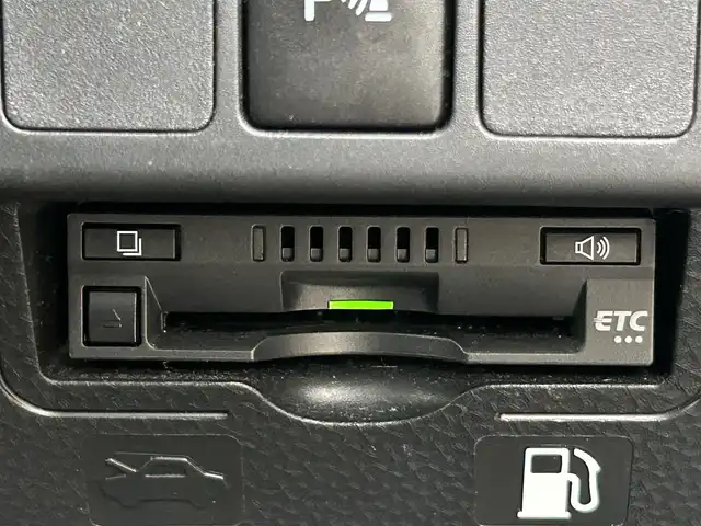 トヨタ ルーミー カスタムG 福岡県 2019(令1)年 2万km パールホワイトⅢ ・ECLIPSEナビ（フルセグ・DVD・CD・Bluetooth）/・バックカメラ/・両側パワースライドドア/・純正ドライブレコーダー（取扱説明書あり）/・ETC/・クルーズコントロール/・トヨタクリアランスソナー/・横滑り防止装置/・オートマチックハイビーム/・衝突軽減システム/・D/N席シートヒーター/・リヤシート格納/・シートバックテーブル（D/N席）/・電動格納ミラー/・純正サンシェード/・純正ドアバイザー/・ISOFIX/・取扱説明書/・保証書