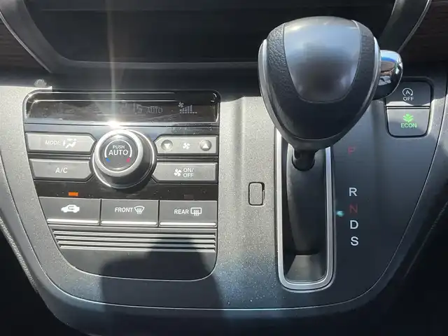 ホンダ フリード＋ クロスター ホンダセンシング 滋賀県 2020(令2)年 1.1万km プラチナホワイトパール ワンオーナー/ホンダセンシング/シルバールーフレール/クルーズコントロール/パナソニック7インチナビ/Bluetooth、CD、ワンセグテレビ/バックカメラ/ビルトインETC/両側パワースライドドア/前後ドライブレコーダー/ハーフレザーシート/ステアリングスイッチ/革巻ステアリングホイール/純正15インチアルミホイール/スペアキー有り/取扱説明書、保証書