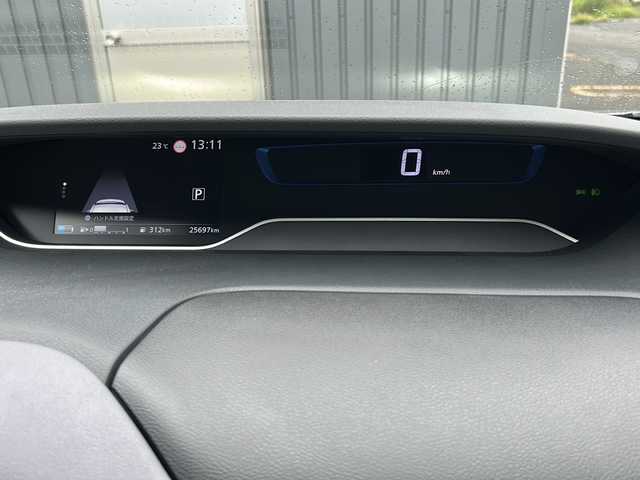 日産 セレナ e－パワー ハイウェイスター V 宮城県 2021(令3)年 2.6万km ダークメタルグレー/ダイヤモンドブラック プロパイロット/エマージェンシーブレーキ/側方支援/ブラインドスポットモニター/デジタルインナーミラー/全周囲カメラ/純正10インチSDナビ/・BT.CD.DVD.SD.USB.HDMI.ブルーレイ/フルセグTV/純正フリップダウンモニター/両側パワースライドドア/ハンズフリースライドドア/合皮シート/前席シートヒーター/ステアリングヒーター/ステアリングスイッチ/プッシュスタート/スマートキー×2/ETC/ドライブレコーダー（F）/電動パーキングブレーキ/LEDヘッドライト/LEDフォグライト/純正フロアマット/純正15インチAW/ロールサンシェード/シートバックテーブル/ドアバイザー