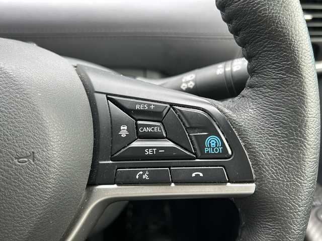 日産 セレナ e－パワー ハイウェイスター V 宮城県 2021(令3)年 2.6万km ダークメタルグレー/ダイヤモンドブラック プロパイロット/エマージェンシーブレーキ/側方支援/ブラインドスポットモニター/デジタルインナーミラー/全周囲カメラ/純正10インチSDナビ/・BT.CD.DVD.SD.USB.HDMI.ブルーレイ/フルセグTV/純正フリップダウンモニター/両側パワースライドドア/ハンズフリースライドドア/合皮シート/前席シートヒーター/ステアリングヒーター/ステアリングスイッチ/プッシュスタート/スマートキー×2/ETC/ドライブレコーダー（F）/電動パーキングブレーキ/LEDヘッドライト/LEDフォグライト/純正フロアマット/純正15インチAW/ロールサンシェード/シートバックテーブル/ドアバイザー