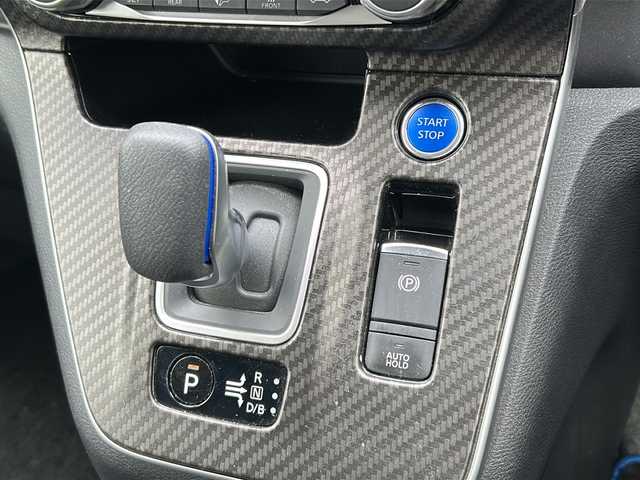 日産 セレナ e－パワー ハイウェイスター V 宮城県 2021(令3)年 2.6万km ダークメタルグレー/ダイヤモンドブラック プロパイロット/エマージェンシーブレーキ/側方支援/ブラインドスポットモニター/デジタルインナーミラー/全周囲カメラ/純正10インチSDナビ/・BT.CD.DVD.SD.USB.HDMI.ブルーレイ/フルセグTV/純正フリップダウンモニター/両側パワースライドドア/ハンズフリースライドドア/合皮シート/前席シートヒーター/ステアリングヒーター/ステアリングスイッチ/プッシュスタート/スマートキー×2/ETC/ドライブレコーダー（F）/電動パーキングブレーキ/LEDヘッドライト/LEDフォグライト/純正フロアマット/純正15インチAW/ロールサンシェード/シートバックテーブル/ドアバイザー