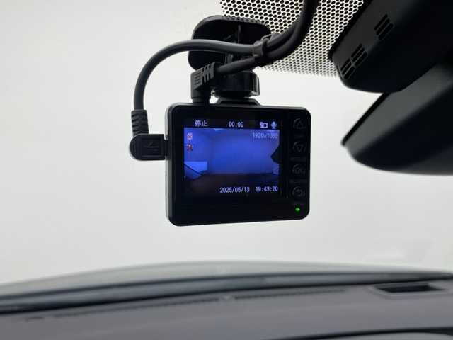 トヨタ プリウス A ツーリングセレクション 兵庫県 2019(令1)年 6.8万km グレーメタリック 純正SDナビ/（AM/FM/CD/Bluetooth/フルセグTV）/バックカメラ/プリクラッシュセーフティー/RCTA/クリアランスソナー/アダクティブクルーズコントロール/ブラインドスポットモニター/横滑り防止装置/LKA/盗難防止装置/カーテンエアバッグ/パーキングアシスト/コーナーセンサー（前後）/レザーシート/シートヒーター（D/N席）/D席パワーシート/LEDヘッドライト/フォグランプ/オートライト/オートマチックハイビーム/ビルトインETC2.0/ドライブレコーダー（前後）/MODELLISTAエアロ（フロント/サイド/リア）/純正17インチアルミホイール/純正フロアマット/ドアバイザー/スマートキー