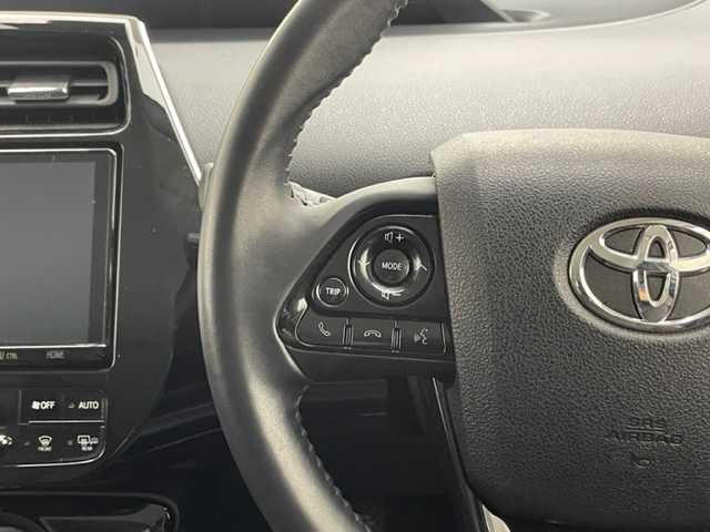 トヨタ プリウス A ツーリングセレクション 兵庫県 2019(令1)年 6.8万km グレーメタリック 純正SDナビ/（AM/FM/CD/Bluetooth/フルセグTV）/バックカメラ/プリクラッシュセーフティー/RCTA/クリアランスソナー/アダクティブクルーズコントロール/ブラインドスポットモニター/横滑り防止装置/LKA/盗難防止装置/カーテンエアバッグ/パーキングアシスト/コーナーセンサー（前後）/レザーシート/シートヒーター（D/N席）/D席パワーシート/LEDヘッドライト/フォグランプ/オートライト/オートマチックハイビーム/ビルトインETC2.0/ドライブレコーダー（前後）/MODELLISTAエアロ（フロント/サイド/リア）/純正17インチアルミホイール/純正フロアマット/ドアバイザー/スマートキー