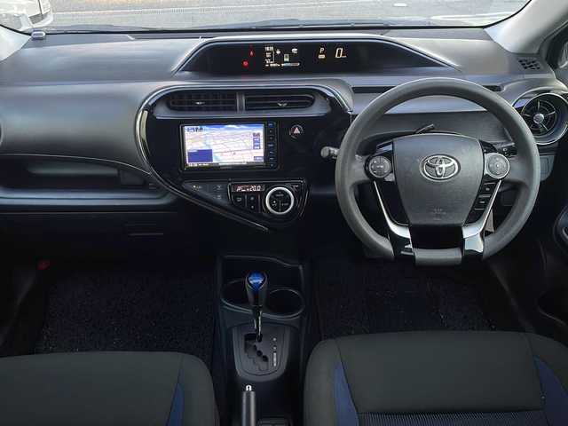 トヨタ アクア S 石川県 2018(平30)年 5.7万km ブラックマイカ KENWOODナビ/（ワンセグ/AM/FM/CD/DVD/Bluetooth）/ドライブレコーダー前後/ビルトインETC/バックカメラ/ECOMODE/横滑り防止システム/車両接近通報装置/ウィンカーミラー/保証書/取扱説明書