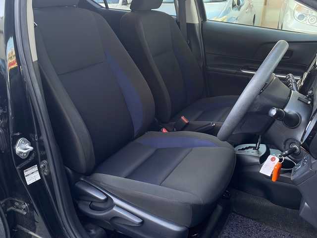 トヨタ アクア S 石川県 2018(平30)年 5.7万km ブラックマイカ KENWOODナビ/（ワンセグ/AM/FM/CD/DVD/Bluetooth）/ドライブレコーダー前後/ビルトインETC/バックカメラ/ECOMODE/横滑り防止システム/車両接近通報装置/ウィンカーミラー/保証書/取扱説明書