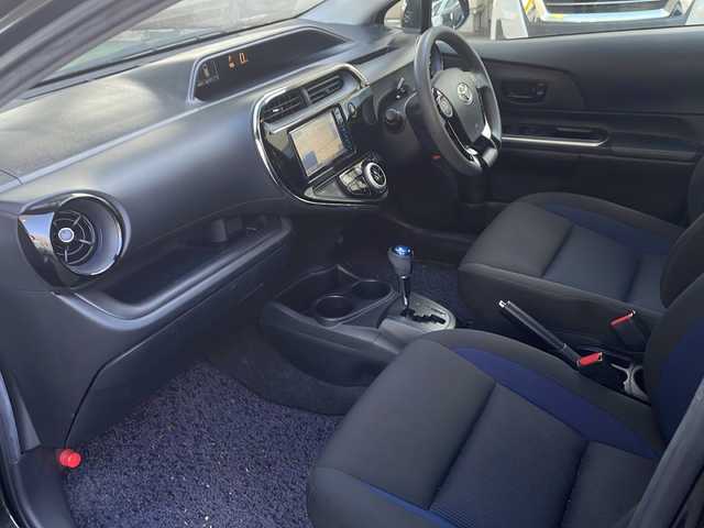 トヨタ アクア S 石川県 2018(平30)年 5.7万km ブラックマイカ KENWOODナビ/（ワンセグ/AM/FM/CD/DVD/Bluetooth）/ドライブレコーダー前後/ビルトインETC/バックカメラ/ECOMODE/横滑り防止システム/車両接近通報装置/ウィンカーミラー/保証書/取扱説明書