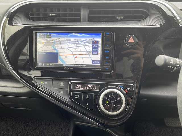 トヨタ アクア S 石川県 2018(平30)年 5.7万km ブラックマイカ KENWOODナビ/（ワンセグ/AM/FM/CD/DVD/Bluetooth）/ドライブレコーダー前後/ビルトインETC/バックカメラ/ECOMODE/横滑り防止システム/車両接近通報装置/ウィンカーミラー/保証書/取扱説明書
