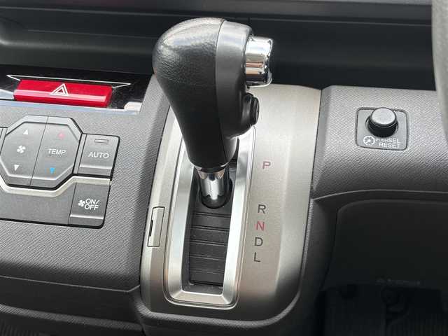 ホンダ ステップワゴン G Lパッケージ 滋賀県 2011(平23)年 13.5万km クリスタルブラックパール 純正7インチナビ（TV/CD/DVD)/両側スライドドア/後席モニター/バックカメラ/盗難防止装置/ビルトインETC/チップアップシート/HIDヘッドライト/純正フロアマット