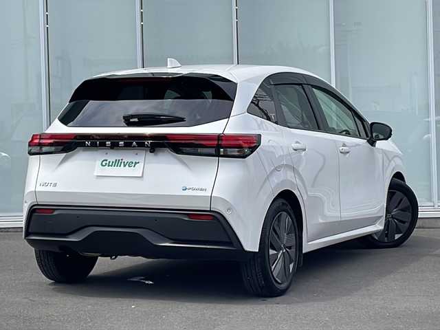 日産 ノート X 神奈川県 2022(令4)年 1万km ピュアホワイトパール 純正９インチメモリナビ iPod/AppleCarPlay/AndroidAuto/Bluetooth/アラウンドビューモニター　/車外サイドリアカメラ　/ＵＳＢポート　/前方ドライブレコーダー　/インテリジェントルームミラー/BSW /BSI /RCTA /純正フロアマット　/ドアバイザー/ダブルエアバッグ/衝突被害軽減システム