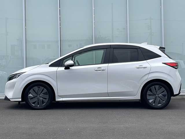 日産 ノート X 神奈川県 2022(令4)年 1万km ピュアホワイトパール 純正９インチメモリナビ iPod/AppleCarPlay/AndroidAuto/Bluetooth/アラウンドビューモニター　/車外サイドリアカメラ　/ＵＳＢポート　/前方ドライブレコーダー　/インテリジェントルームミラー/BSW /BSI /RCTA /純正フロアマット　/ドアバイザー/ダブルエアバッグ/衝突被害軽減システム