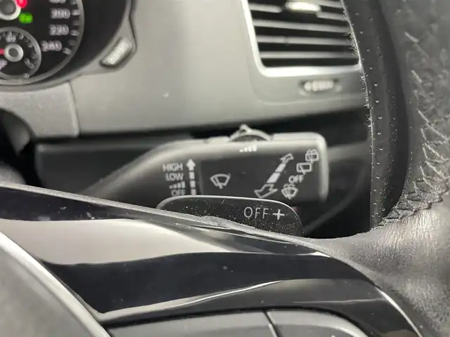 フォルクスワーゲン シャラン TDI ハイライン 愛知県 2021(令3)年 6.9万km ピュアホワイト ルーフレール/純正ナビ/（CD/DVD/BT/フルセグ）/バックカメラ/ETC/追従クルーズコントロール/ドラレコ/衝突軽減システム/横滑り防止/車線逸脱抑制/ブラインドスポットモニター/両側パワースライドドア/後席オートエアコン/ドアバイザー/シートバックテーブル/パドルシフト/保証書/スペアキー