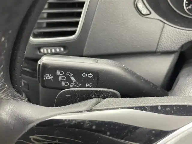 フォルクスワーゲン シャラン TDI ハイライン 愛知県 2021(令3)年 6.9万km ピュアホワイト ルーフレール/純正ナビ/（CD/DVD/BT/フルセグ）/バックカメラ/ETC/追従クルーズコントロール/ドラレコ/衝突軽減システム/横滑り防止/車線逸脱抑制/ブラインドスポットモニター/両側パワースライドドア/後席オートエアコン/ドアバイザー/シートバックテーブル/パドルシフト/保証書/スペアキー