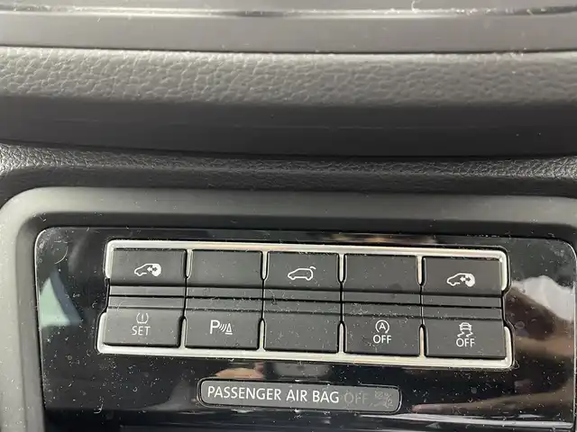 フォルクスワーゲン シャラン TDI ハイライン 愛知県 2021(令3)年 6.9万km ピュアホワイト ルーフレール/純正ナビ/（CD/DVD/BT/フルセグ）/バックカメラ/ETC/追従クルーズコントロール/ドラレコ/衝突軽減システム/横滑り防止/車線逸脱抑制/ブラインドスポットモニター/両側パワースライドドア/後席オートエアコン/ドアバイザー/シートバックテーブル/パドルシフト/保証書/スペアキー