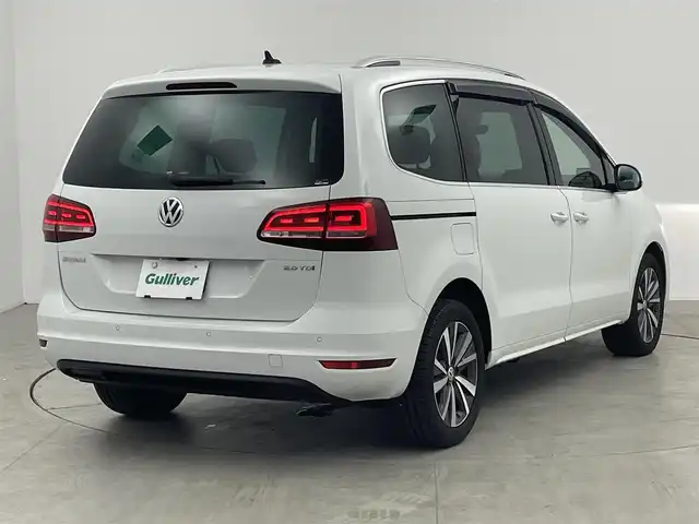 フォルクスワーゲン シャラン TDI ハイライン 愛知県 2021(令3)年 6.9万km ピュアホワイト ルーフレール/純正ナビ/（CD/DVD/BT/フルセグ）/バックカメラ/ETC/追従クルーズコントロール/ドラレコ/衝突軽減システム/横滑り防止/車線逸脱抑制/ブラインドスポットモニター/両側パワースライドドア/後席オートエアコン/ドアバイザー/シートバックテーブル/パドルシフト/保証書/スペアキー