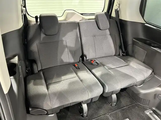 日産 セレナ ハイウェイスター V 愛知県 2023(令5)年 0.8万km ダイヤモンドブラック 純正１２．３インチディスプレイ/プロパイロット/アラウンドビューモニター/フリップダウンモニター/両側パワースライドドア/パドルシフト/ワイヤレス充電/デジタルインナーミラー/ビルトインETC2.0/USB入力端子/衝突軽減ブレーキ/ブラインドスポットモニター/車線逸脱警報/クリアランスソナー/踏み間違え防止システム/純正16インチアルミホイール/純正フロアマット