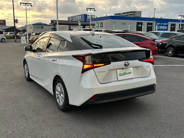 トヨタ プリウス SセーフティプラスⅡ 長崎県 2021(令3)年 2万km プラチナホワイトパールマイカ ワンオーナー/純正ナビ/(Bluetooth/CD/DVD)/フルセグTV/バックカメラ/全方位カメラ/ETC/ドライブレコーダー/レーダークルーズコントロール/セーフティセンス/レーンキープアシスト/オートマチックハイビーム/ブラインドスポットモニター/LEDヘッドランプ/禁煙車