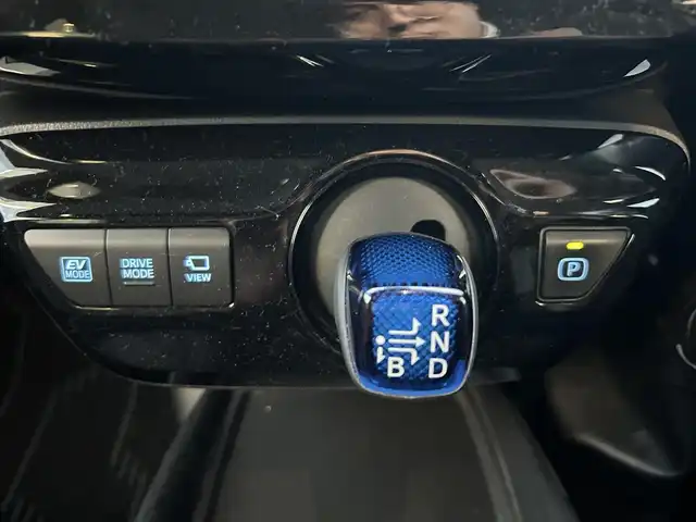 トヨタ プリウス SセーフティプラスⅡ 長崎県 2021(令3)年 2万km プラチナホワイトパールマイカ ワンオーナー/純正ナビ/(Bluetooth/CD/DVD)/フルセグTV/バックカメラ/全方位カメラ/ETC/ドライブレコーダー/レーダークルーズコントロール/セーフティセンス/レーンキープアシスト/オートマチックハイビーム/ブラインドスポットモニター/LEDヘッドランプ/禁煙車