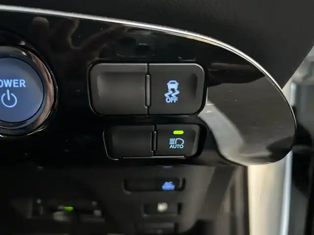 トヨタ プリウス SセーフティプラスⅡ 長崎県 2021(令3)年 2万km プラチナホワイトパールマイカ ワンオーナー/純正ナビ/(Bluetooth/CD/DVD)/フルセグTV/バックカメラ/全方位カメラ/ETC/ドライブレコーダー/レーダークルーズコントロール/セーフティセンス/レーンキープアシスト/オートマチックハイビーム/ブラインドスポットモニター/LEDヘッドランプ/禁煙車