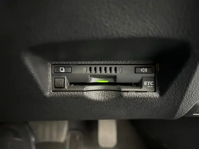 トヨタ プリウス SセーフティプラスⅡ 長崎県 2021(令3)年 2万km プラチナホワイトパールマイカ ワンオーナー/純正ナビ/(Bluetooth/CD/DVD)/フルセグTV/バックカメラ/全方位カメラ/ETC/ドライブレコーダー/レーダークルーズコントロール/セーフティセンス/レーンキープアシスト/オートマチックハイビーム/ブラインドスポットモニター/LEDヘッドランプ/禁煙車