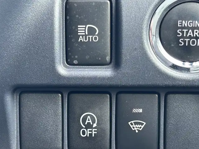 トヨタ ヴォクシー V 愛媛県 2014(平26)年 6.3万km パール ETC/両側パワースライドドア/ディーラーオプションナビ/BT/AM・FM/CD/DVD/ワンセグ/バックカメラ/ドライブレコーダー/純正アルミホイール/純正フロアマット/コーナーセンサー/オートマチックハイビーム/クルーズコントロール/LEDヘッドライト