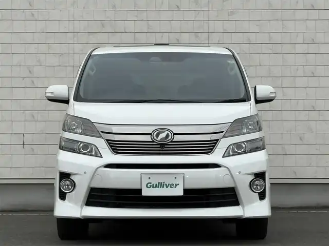 トヨタ ヴェルファイア ハイブリット ZR Gエディション 岩手県 2012(平24)年 8.8万km ホワイトパールクリスタルシャイン 4WD/ツインサンルーフ/フリップダウンモニター/全方位カメラ/両側パワースライドドア/クルーズコントロール/黒革シート/AC100V電源/純正ナビ/→フルセグTV/Bluetooth/FM/AM/ステアリングスイッチ/バックカメラ/アダプティブフロントライティングシステム/シートヒーター/パワーシート/〇プッシュスタート/〇電動格納ミラー/〇ドアバイザー/〇フロアマット/〇シガーソケット/〇スマートキー/オットマン/ETC/冬タイヤ純正アルミ車載