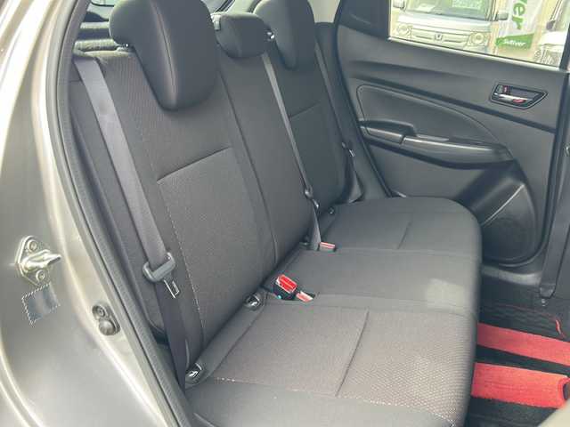 スズキ スイフト スポーツ セーフティPKG 愛知県 2019(平31)年 3万km プレミアムシルバーメタリック ワンオーナー/社外ナビ/フルセグTV・Bluetooth・USB・SD/スマートキー/プッシュスタート/ステアリングスイッチ/アダプティブクルーズコントロール/デュアルセンサーブレーキサポート/車線逸脱警報/運転席シートヒーター/LEDヘッドライト/ETC/純正フロアマット/純正ドアバイザー/保証書/取扱説明書/スペアスマートキー