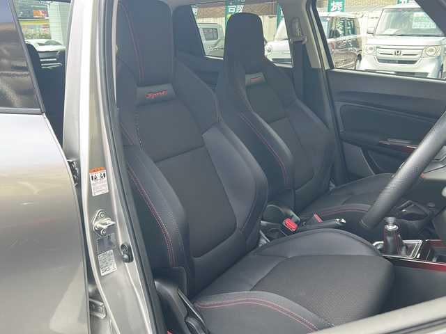 スズキ スイフト スポーツ セーフティPKG 愛知県 2019(平31)年 3万km プレミアムシルバーメタリック ワンオーナー/社外ナビ/フルセグTV・Bluetooth・USB・SD/スマートキー/プッシュスタート/ステアリングスイッチ/アダプティブクルーズコントロール/デュアルセンサーブレーキサポート/車線逸脱警報/運転席シートヒーター/LEDヘッドライト/ETC/純正フロアマット/純正ドアバイザー/保証書/取扱説明書/スペアスマートキー