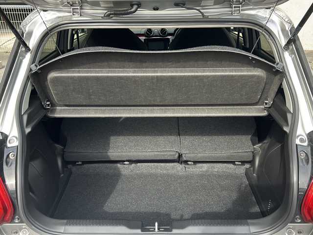 スズキ スイフト スポーツ セーフティPKG 愛知県 2019(平31)年 3万km プレミアムシルバーメタリック ワンオーナー/社外ナビ/フルセグTV・Bluetooth・USB・SD/スマートキー/プッシュスタート/ステアリングスイッチ/アダプティブクルーズコントロール/デュアルセンサーブレーキサポート/車線逸脱警報/運転席シートヒーター/LEDヘッドライト/ETC/純正フロアマット/純正ドアバイザー/保証書/取扱説明書/スペアスマートキー