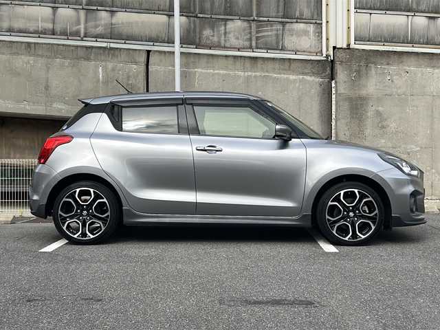 スズキ スイフト スポーツ セーフティPKG 愛知県 2019(平31)年 3万km プレミアムシルバーメタリック ワンオーナー/社外ナビ/フルセグTV・Bluetooth・USB・SD/スマートキー/プッシュスタート/ステアリングスイッチ/アダプティブクルーズコントロール/デュアルセンサーブレーキサポート/車線逸脱警報/運転席シートヒーター/LEDヘッドライト/ETC/純正フロアマット/純正ドアバイザー/保証書/取扱説明書/スペアスマートキー