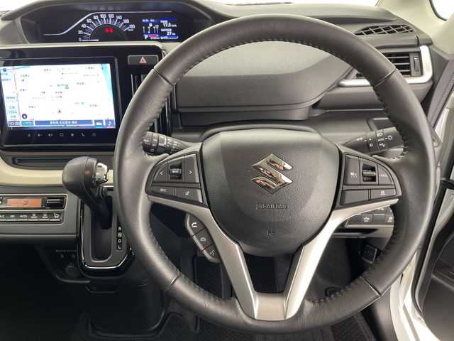 スズキ ソリオ HV MZ 愛知県 2022(令4)年 3.2万km ピュアホワイトP スズキセーフティサポート/純正9型ディスプレイオーディオナビ/全方位カメラ/両側パワースライドドア/レーダークルーズコントロール/シートヒーター/バックカメラ/ヘッドアップディスプレイ/コーナーセンサー/純正アルミホイール/LEDヘッドライト/オートマチックハイビーム/ETC/衝突軽減システム/フルセグ/Bluetooth/ステアリングスイッチ/スマートキー/プッシュスタート