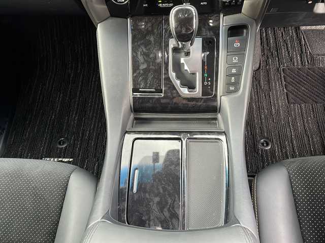 トヨタ ヴェルファイア ハイブリット Z ゴールデンアイズ 青森県 2020(令2)年 6.2万km ホワイトパールクリスタルシャイン ・4WD/・サンルーフ/・純正メーカーOPナビ/・フリップダウンモニター/・フルセグ/CD/DVD/BT/・両側パワースライドドア/・衝突軽減ブレーキ/・レーンキープアシスト/・レーダークルーズコントロール/・盗難防止装置/・前後コーナーセンサー/・ドライブレコーダー/・プッシュスタート/・スマートキー/・純正フロアマット/・オートライト/・オートマチックハイビーム/・LEDヘッドライト/・ハーフレザーシート/・社外18AW/・保証書・取説あり