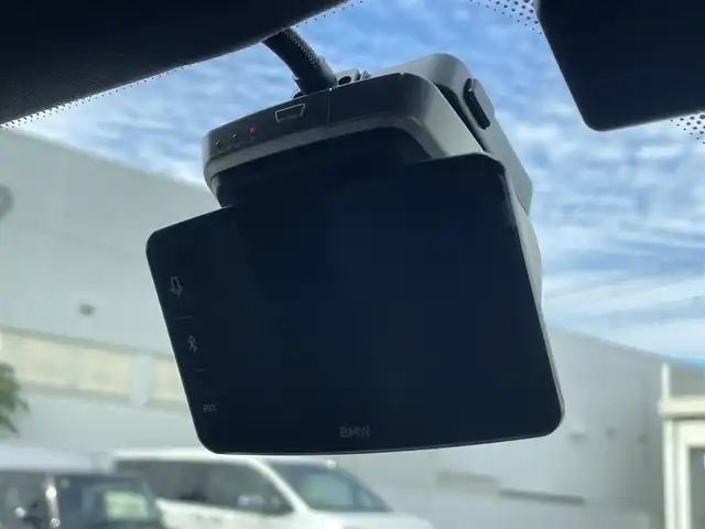 ＢＭＷ ＢＭＷ Ｘ２ xDrive 20d MスポーツX 群馬県 2021(令3)年 5.7万km アルピンホワイトⅢ インテリジェントセーフティ/・衝突警告・被害軽減ブレーキ/・歩行者検知/・車線逸脱警告・変更警告/・アクティブ・セーフティ機能/純正メーカーナビゲーション/（BT/USB/ラジオ）/バックカメラ/純正前後ドライブレコーダー/ハーフレザーシート/前席パワーシート（D席メモリあり）/前席シートヒーター/レーダークルーズコントロール/パドルシフト/ETC/クリアランスソナー/LEDヘッドライト/ステアリングスイッチ/アイドリングストップ/パワーバックドア/電格ミラー/純正フロアマット/純正19インチアルミホイール/純正スタッドレスタイヤ積み込み