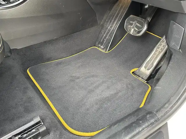 ＢＭＷ ＢＭＷ Ｘ２ xDrive 20d MスポーツX 群馬県 2021(令3)年 5.7万km アルピンホワイトⅢ インテリジェントセーフティ/・衝突警告・被害軽減ブレーキ/・歩行者検知/・車線逸脱警告・変更警告/・アクティブ・セーフティ機能/純正メーカーナビゲーション/（BT/USB/ラジオ）/バックカメラ/純正前後ドライブレコーダー/ハーフレザーシート/前席パワーシート（D席メモリあり）/前席シートヒーター/レーダークルーズコントロール/パドルシフト/ETC/クリアランスソナー/LEDヘッドライト/ステアリングスイッチ/アイドリングストップ/パワーバックドア/電格ミラー/純正フロアマット/純正19インチアルミホイール/純正スタッドレスタイヤ積み込み