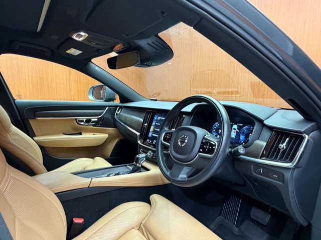 ボルボ Ｖ９０ クロスカントリー D4 AWD サマム 千葉県 2019(平31)年 6.6万km オスミウムグレーM パノラマＳＲ　/ｈ／ｋサウンド　/純正ナビ　/３６０°カメラ　/ＡＣＣ　/ＨＵＤ　/キャメルレザー　/シートヒーター　/ベンチレーター　/パワーシート　/ＬＥＤヘッドライト　/ハイビームアシスト　/ＢＬＩＳ　/自動駐車　/ＥＴＣ