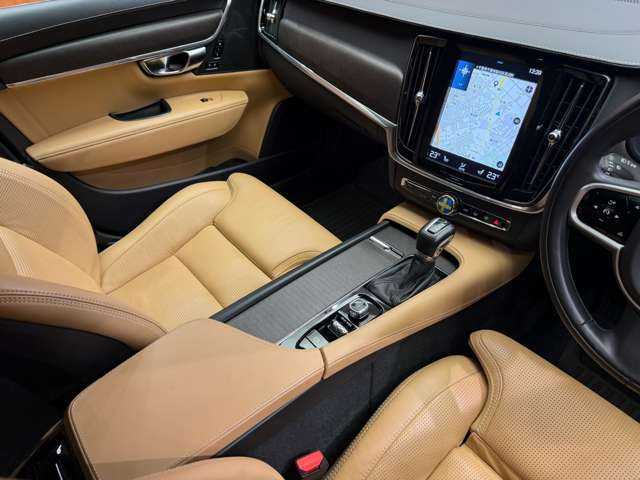ボルボ Ｖ９０ クロスカントリー D4 AWD サマム 千葉県 2019(平31)年 6.6万km オスミウムグレーM パノラマＳＲ　/ｈ／ｋサウンド　/純正ナビ　/３６０°カメラ　/ＡＣＣ　/ＨＵＤ　/キャメルレザー　/シートヒーター　/ベンチレーター　/パワーシート　/ＬＥＤヘッドライト　/ハイビームアシスト　/ＢＬＩＳ　/自動駐車　/ＥＴＣ