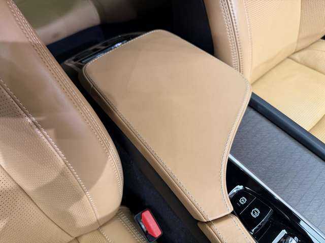 ボルボ Ｖ９０ クロスカントリー D4 AWD サマム 千葉県 2019(平31)年 6.6万km オスミウムグレーM パノラマＳＲ　/ｈ／ｋサウンド　/純正ナビ　/３６０°カメラ　/ＡＣＣ　/ＨＵＤ　/キャメルレザー　/シートヒーター　/ベンチレーター　/パワーシート　/ＬＥＤヘッドライト　/ハイビームアシスト　/ＢＬＩＳ　/自動駐車　/ＥＴＣ