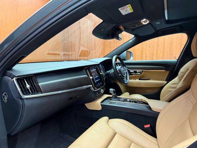 ボルボ Ｖ９０ クロスカントリー D4 AWD サマム 千葉県 2019(平31)年 6.6万km オスミウムグレーM パノラマＳＲ　/ｈ／ｋサウンド　/純正ナビ　/３６０°カメラ　/ＡＣＣ　/ＨＵＤ　/キャメルレザー　/シートヒーター　/ベンチレーター　/パワーシート　/ＬＥＤヘッドライト　/ハイビームアシスト　/ＢＬＩＳ　/自動駐車　/ＥＴＣ