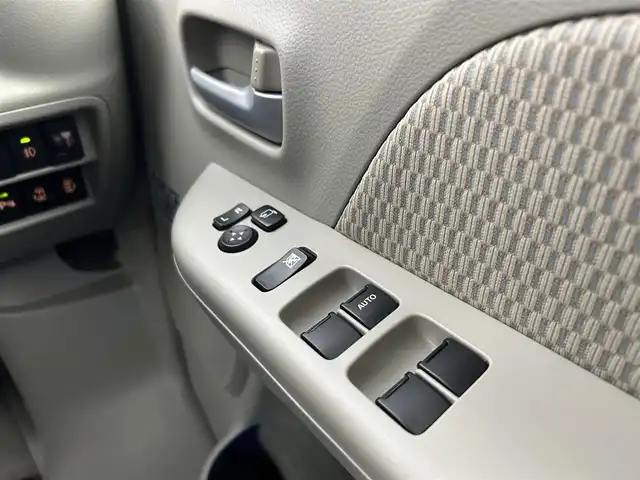 スズキ エブリィ ワゴン PZターボ スペシャル ハイルーフ 千葉県 2025(令7)年 1.2万km パールホワイト  デュアルカメラブレーキサポート/・誤発進抑制機能（後方含む）/・車線逸脱警報機能/・ふらつき警報機能/・先行車発進お知らせ機能/・後退時ブレーキサポート/・ヒルホールドコントロール/・ハイビームアシスト/・パーキングセンサー（リア）/ 純正7インチディスプレイオーディオ/・AM/FMラジオ/・スマートフォン連携機能/（Apple CarPlay / Android Auto）/・バックカメラ/・USB外部接続ソケット（タイプA）/・ハンズフリーマイク/・GPSアンテナ/両側パワースライドドア/左側オートステップ/LEDヘッドライト/フォグランプ/スマートキー/純正ラバーマット