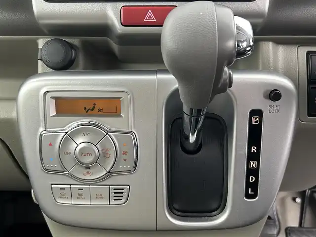 スズキ エブリィ ワゴン PZターボ スペシャル ハイルーフ 千葉県 2025(令7)年 1.2万km パールホワイト  デュアルカメラブレーキサポート/・誤発進抑制機能（後方含む）/・車線逸脱警報機能/・ふらつき警報機能/・先行車発進お知らせ機能/・後退時ブレーキサポート/・ヒルホールドコントロール/・ハイビームアシスト/・パーキングセンサー（リア）/ 純正7インチディスプレイオーディオ/・AM/FMラジオ/・スマートフォン連携機能/（Apple CarPlay / Android Auto）/・バックカメラ/・USB外部接続ソケット（タイプA）/・ハンズフリーマイク/・GPSアンテナ/両側パワースライドドア/左側オートステップ/LEDヘッドライト/フォグランプ/スマートキー/純正ラバーマット