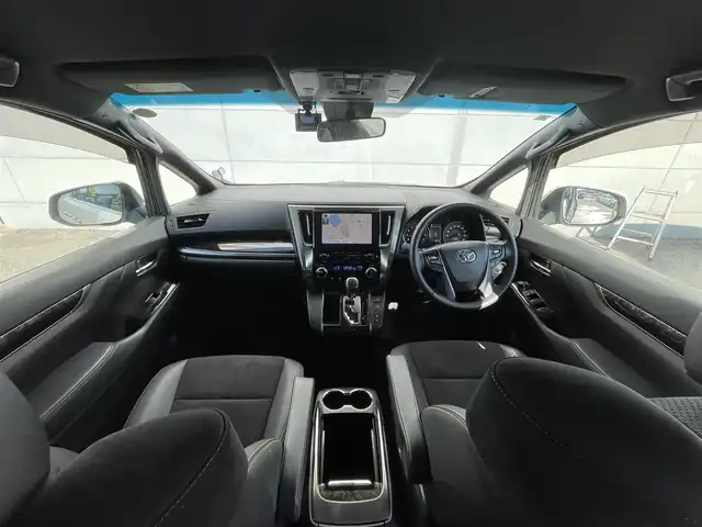 トヨタ アルファード S タイプゴールドⅡ 千葉県 2021(令3)年 4.6万km ホワイトパールクリスタルシャイン トヨタセーフティセンス/・衝突軽減ブレーキ/レーンキープアシスト/・レーダークルーズコントロール/オートハイビーム/・クリアランスソナー/標識認識/純正フリップダウンモニター/純正9インチディスプレイナビ/・フルセグ/BT/USB/カープレイ/バックカメラ/ステアリングスイッチ/ETC/両側パワースライドドア/MTモード/電動パーキングブレーキ/ハーフレザーシート/ステアリングヒーター/LEDヘッドライト/オートライト/フォグライト/スマートキー/プッシュスタート/純正フロアマット/純正18インチAW
