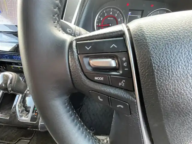 トヨタ アルファード S タイプゴールドⅡ 千葉県 2021(令3)年 4.6万km ホワイトパールクリスタルシャイン トヨタセーフティセンス/・衝突軽減ブレーキ/レーンキープアシスト/・レーダークルーズコントロール/オートハイビーム/・クリアランスソナー/標識認識/純正フリップダウンモニター/純正9インチディスプレイナビ/・フルセグ/BT/USB/カープレイ/バックカメラ/ステアリングスイッチ/ETC/両側パワースライドドア/MTモード/電動パーキングブレーキ/ハーフレザーシート/ステアリングヒーター/LEDヘッドライト/オートライト/フォグライト/スマートキー/プッシュスタート/純正フロアマット/純正18インチAW