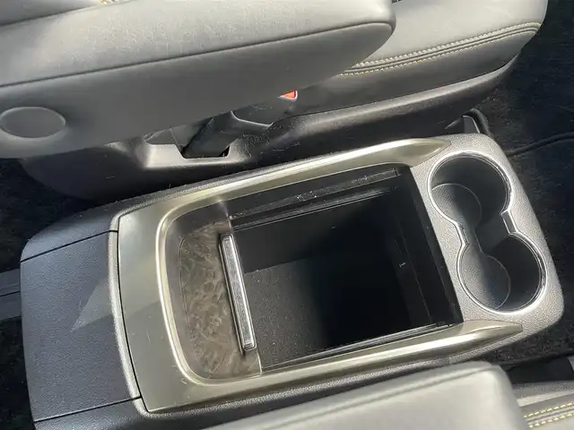 トヨタ アルファード S タイプゴールドⅡ 千葉県 2021(令3)年 4.6万km ホワイトパールクリスタルシャイン トヨタセーフティセンス/・衝突軽減ブレーキ/レーンキープアシスト/・レーダークルーズコントロール/オートハイビーム/・クリアランスソナー/標識認識/純正フリップダウンモニター/純正9インチディスプレイナビ/・フルセグ/BT/USB/カープレイ/バックカメラ/ステアリングスイッチ/ETC/両側パワースライドドア/MTモード/電動パーキングブレーキ/ハーフレザーシート/ステアリングヒーター/LEDヘッドライト/オートライト/フォグライト/スマートキー/プッシュスタート/純正フロアマット/純正18インチAW