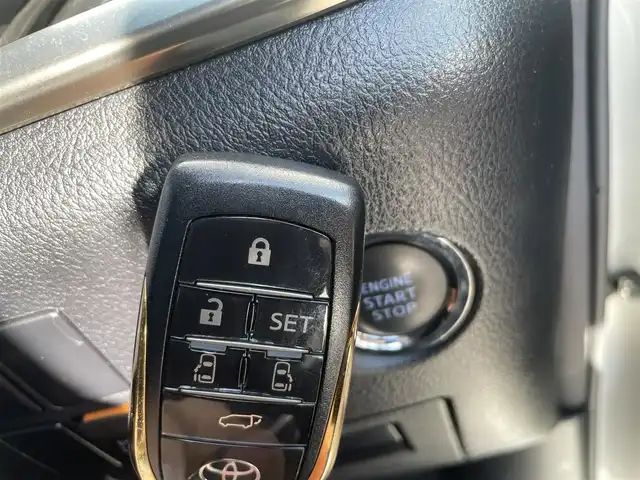 トヨタ アルファード S タイプゴールドⅡ 千葉県 2021(令3)年 4.6万km ホワイトパールクリスタルシャイン トヨタセーフティセンス/・衝突軽減ブレーキ/レーンキープアシスト/・レーダークルーズコントロール/オートハイビーム/・クリアランスソナー/標識認識/純正フリップダウンモニター/純正9インチディスプレイナビ/・フルセグ/BT/USB/カープレイ/バックカメラ/ステアリングスイッチ/ETC/両側パワースライドドア/MTモード/電動パーキングブレーキ/ハーフレザーシート/ステアリングヒーター/LEDヘッドライト/オートライト/フォグライト/スマートキー/プッシュスタート/純正フロアマット/純正18インチAW