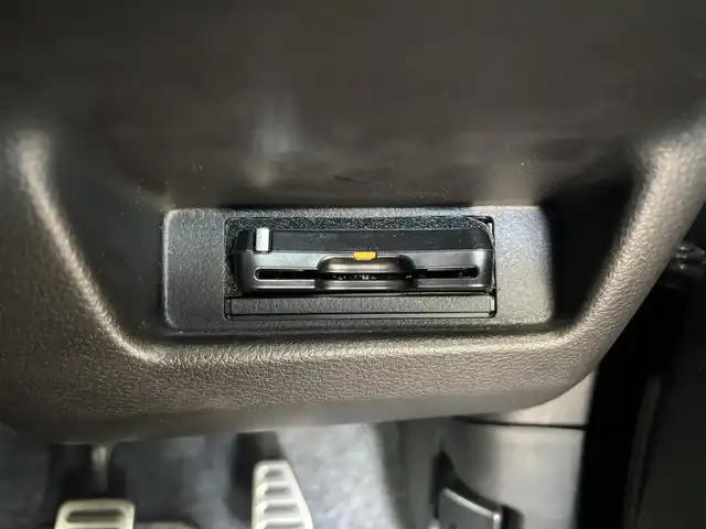 スズキ アルト ワークス 愛知県 2021(令3)年 3万km ブルーイッシュブラックパール3 社外ナビ（AVIC-RW711）　４ＷＤ　５ＭＴ　ワンオーナー　社外ナビ　フルセグＴＶ　ＤＶＤ再生　Ｂｌｕｅｔｏｏｔｈ接続　ＥＴＣ　ＨＩＤオートライト　フォグランプ　スマートキー　プッシュスタート　夏タイヤＡＷセット積み込み