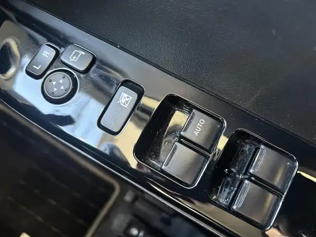 スズキ アルト ワークス 愛知県 2021(令3)年 3万km ブルーイッシュブラックパール3 社外ナビ（AVIC-RW711）　４ＷＤ　５ＭＴ　ワンオーナー　社外ナビ　フルセグＴＶ　ＤＶＤ再生　Ｂｌｕｅｔｏｏｔｈ接続　ＥＴＣ　ＨＩＤオートライト　フォグランプ　スマートキー　プッシュスタート　夏タイヤＡＷセット積み込み