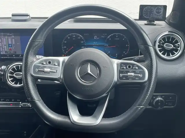 メルセデス・ベンツ ＧＬＢ２００ｄ AMGライン 東京都 2020(令2)年 5.6万km マウンテングレー AMGラインパッケージ/・AMGスタイリングパッケージ/・MBロゴ付きブレーキキャリパー/・レザーDINAMICAシート/・アダプティブハイビームアシスト・プラス/レザーエクスクルーシブパッケージ/・本革シート/・メモリ付きパワーシート/・シートヒーター/・アンビエント６４色/アドバンスパッケージ/・ヘッドアップディスプレイ/・アドバンスサウンドシステムスピーカー/パノラマサンルーフ/レーダーセーフティパッケージ/・アクティブディスタンスアシスト・ディストロニック/・アクティブブレーキアシスト/・アクティブブレーンキーピングアシスト/・アクティブステアリングアシスト